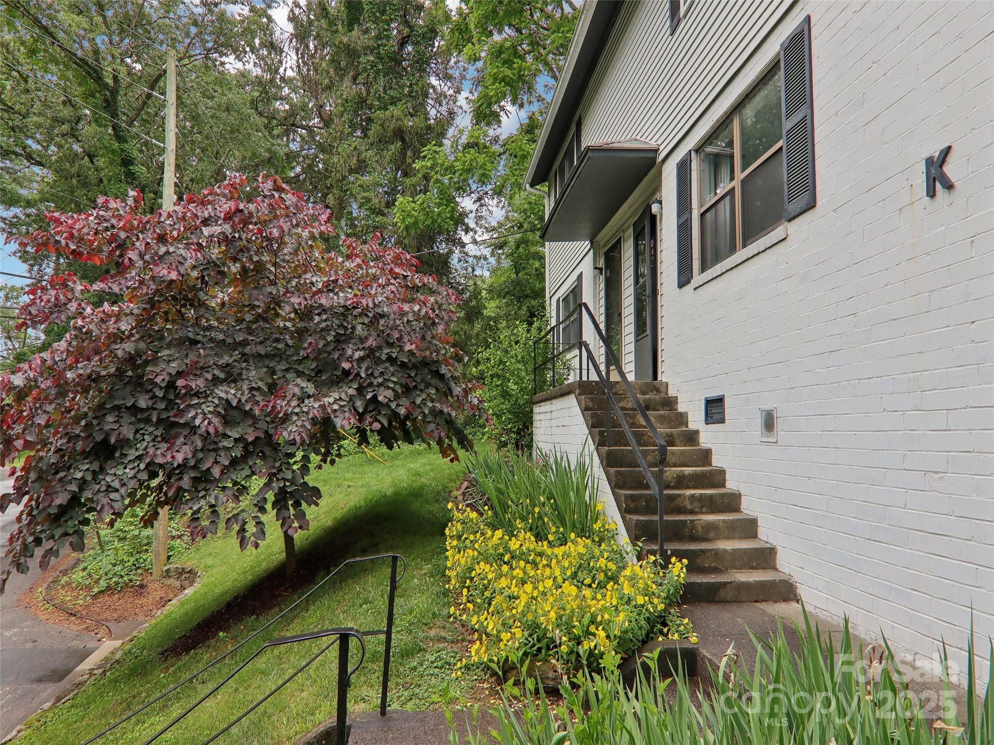 615 Biltmore Avenue K2