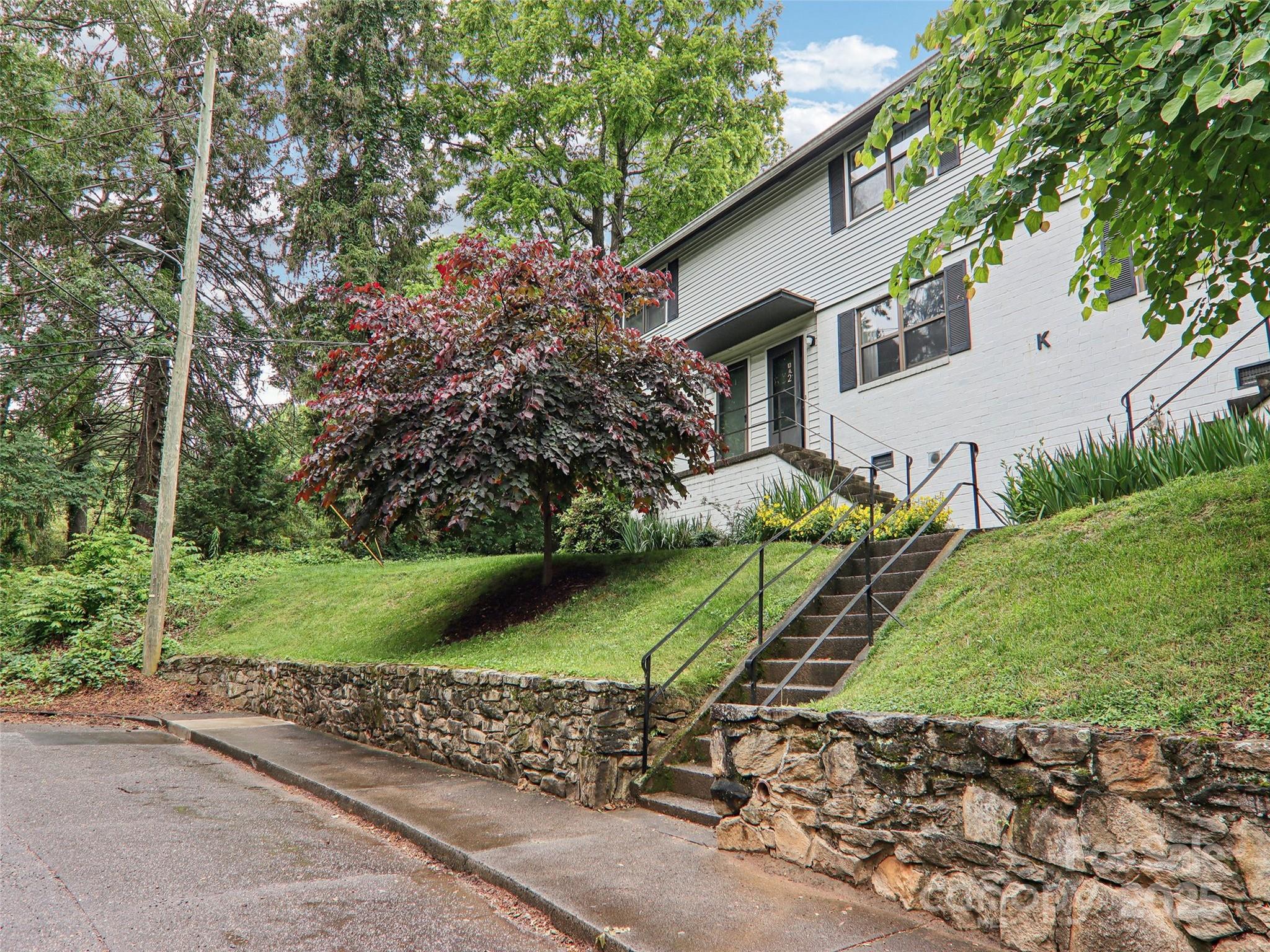 615 Biltmore Avenue K2