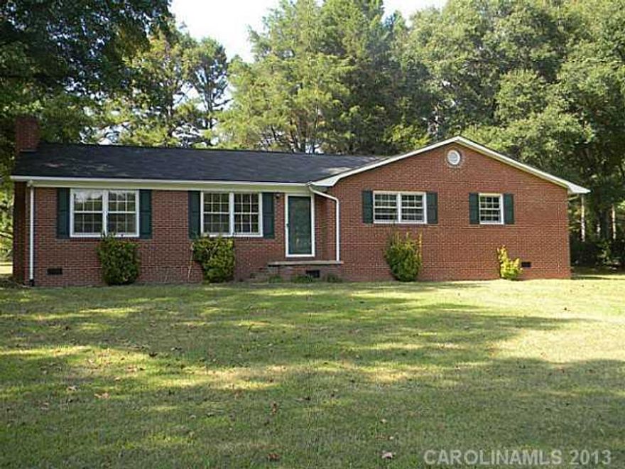 Charming 3BR/2BA ranch perfect for downsizing or 1st time buyers. New carpet, vinyl and countertops in kitchen. Separate family room with FP, large laundry room. Deck overlooks separate patio. No city taxes! Close to schools and shopping.