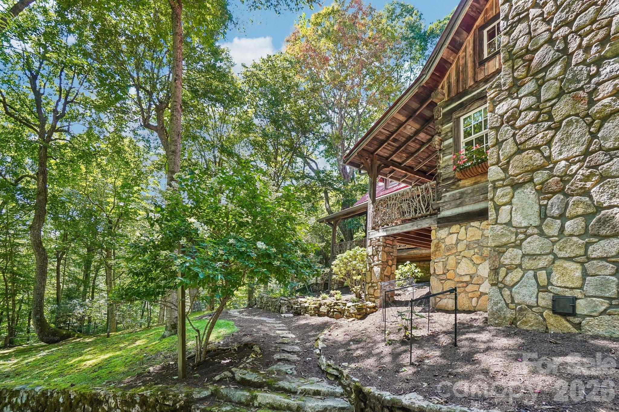 311 Wonderly Lane