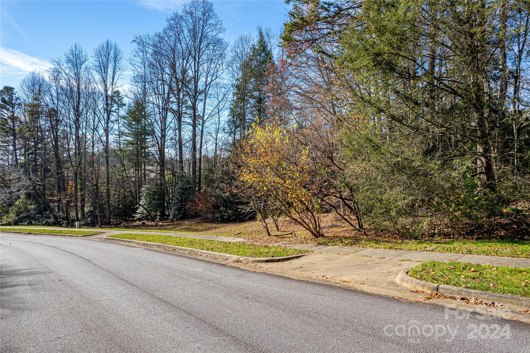 Straus Park - Land