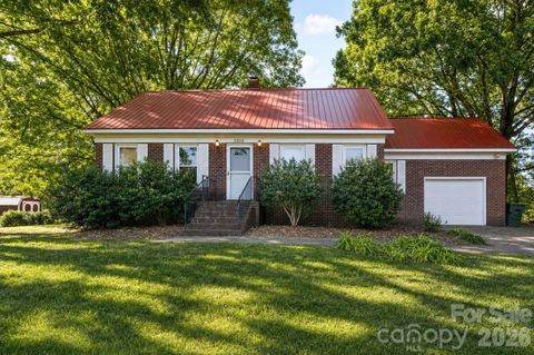 Photo of 1314 Shady Oak Trail, Gastonia, NC 28052 (MLS # 4384252)