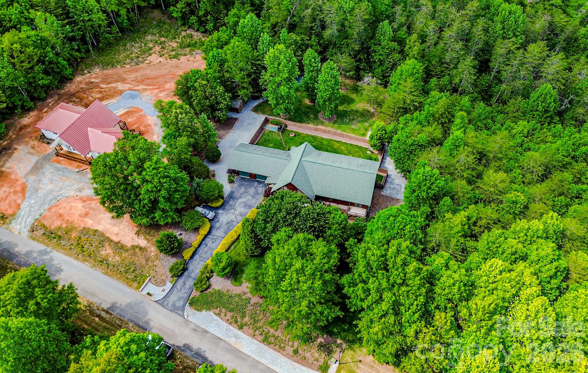 The Estates At Greenhill - Residential