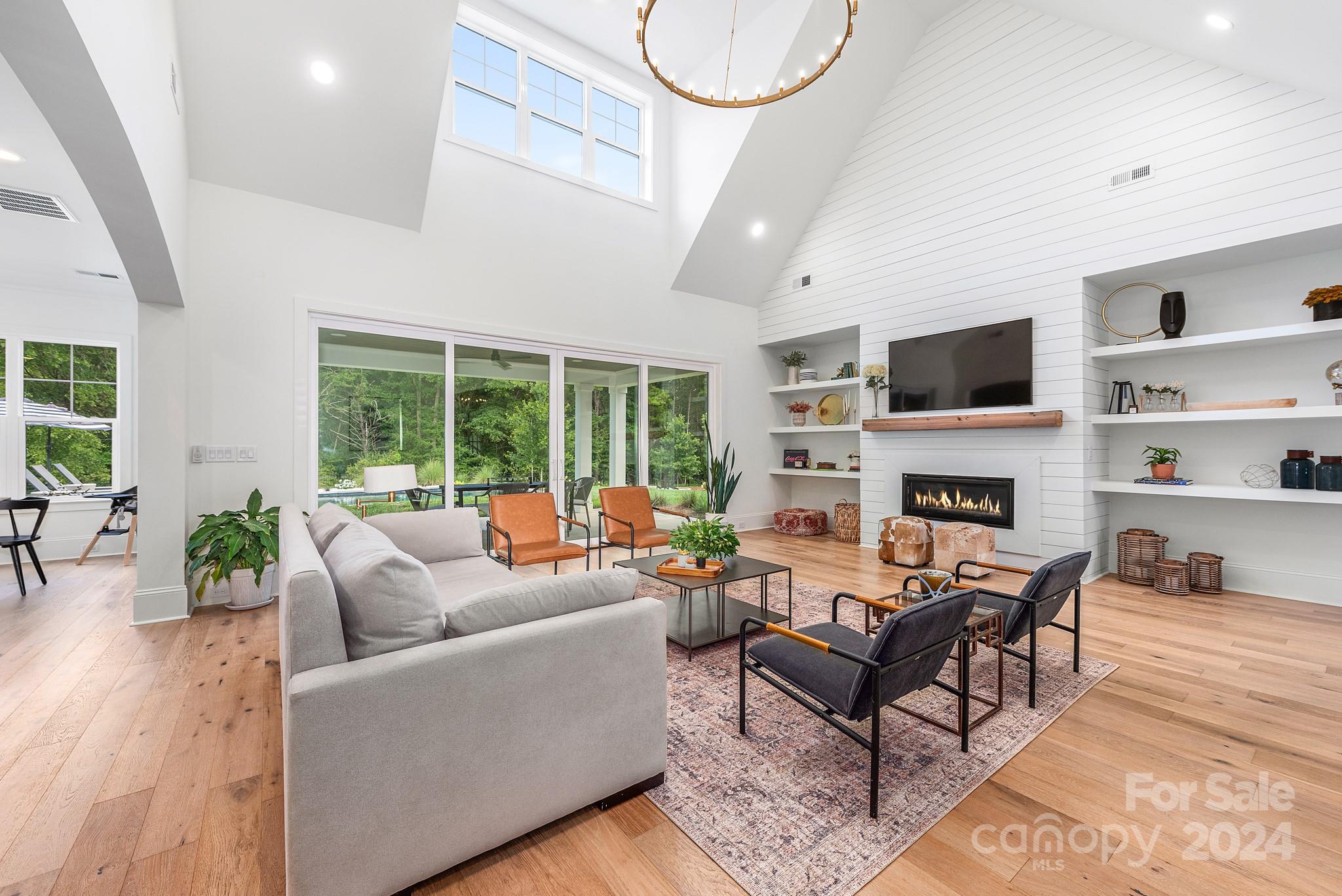 Hollins Grove - Residential