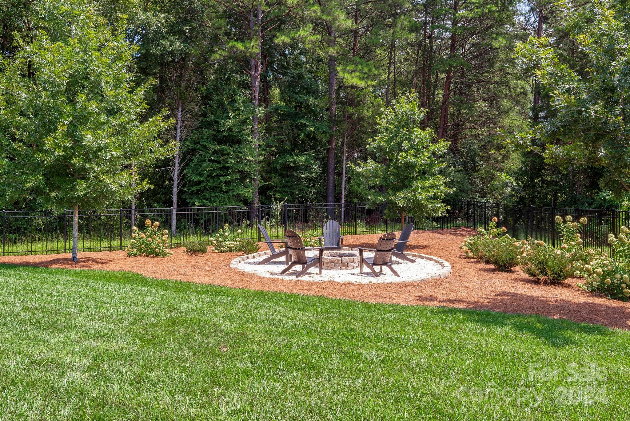 Hollins Grove - Residential