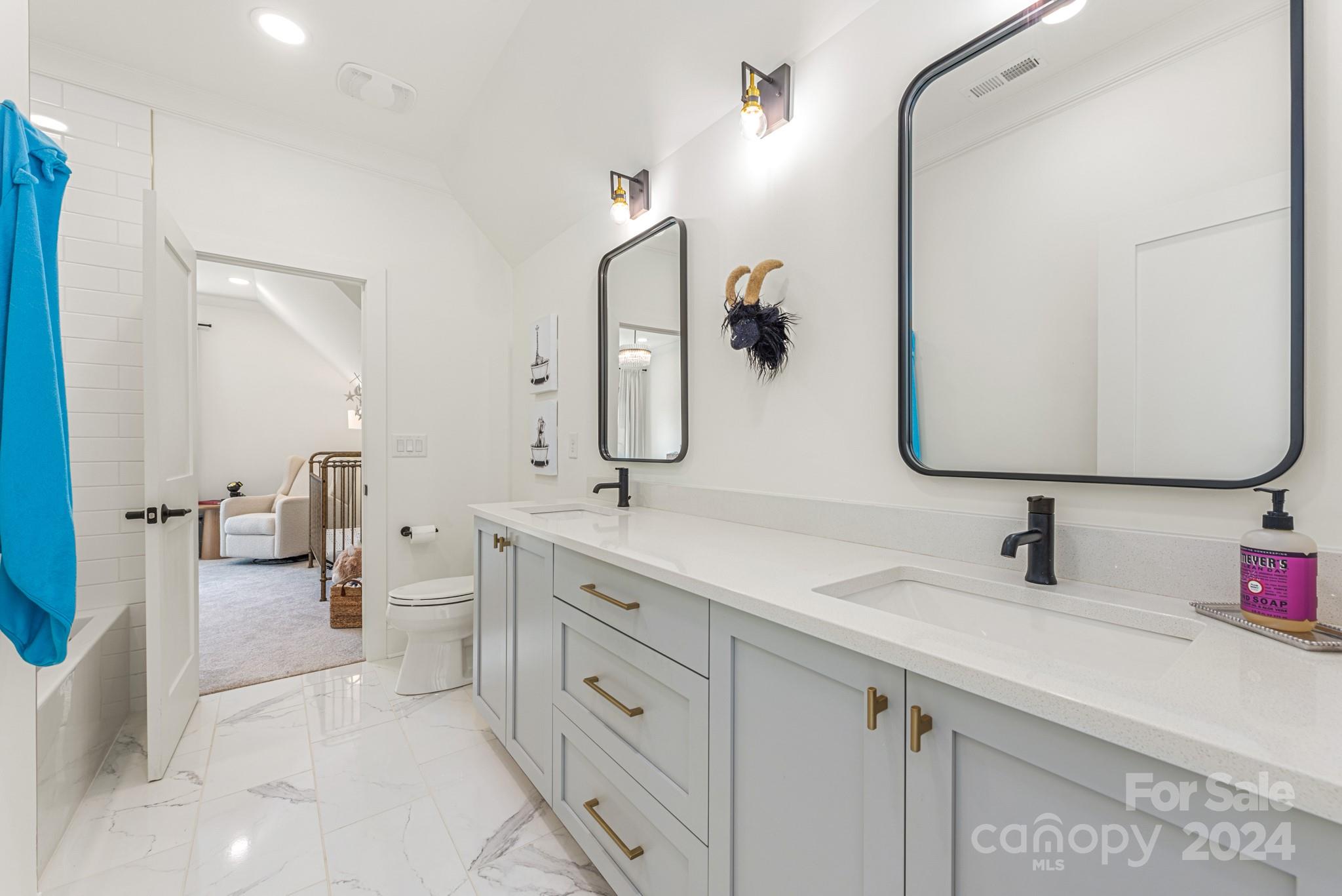 Hollins Grove - Residential