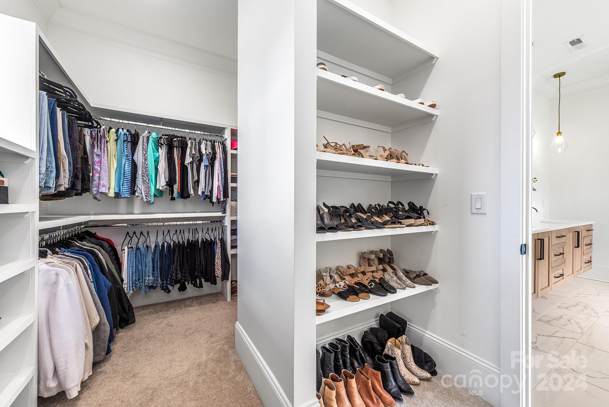 Hollins Grove - Residential