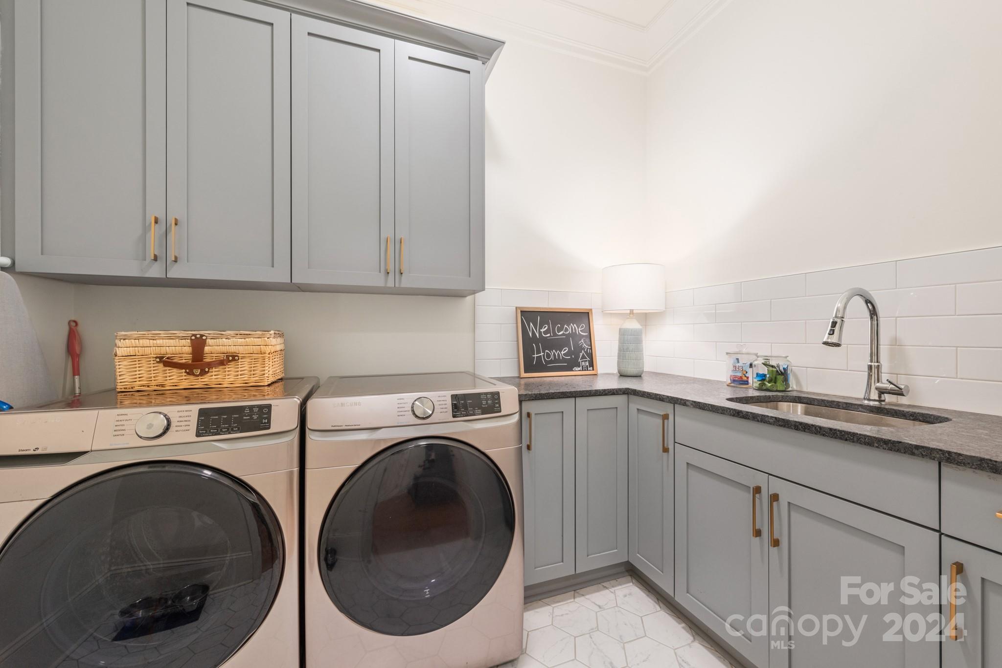 Hollins Grove - Residential