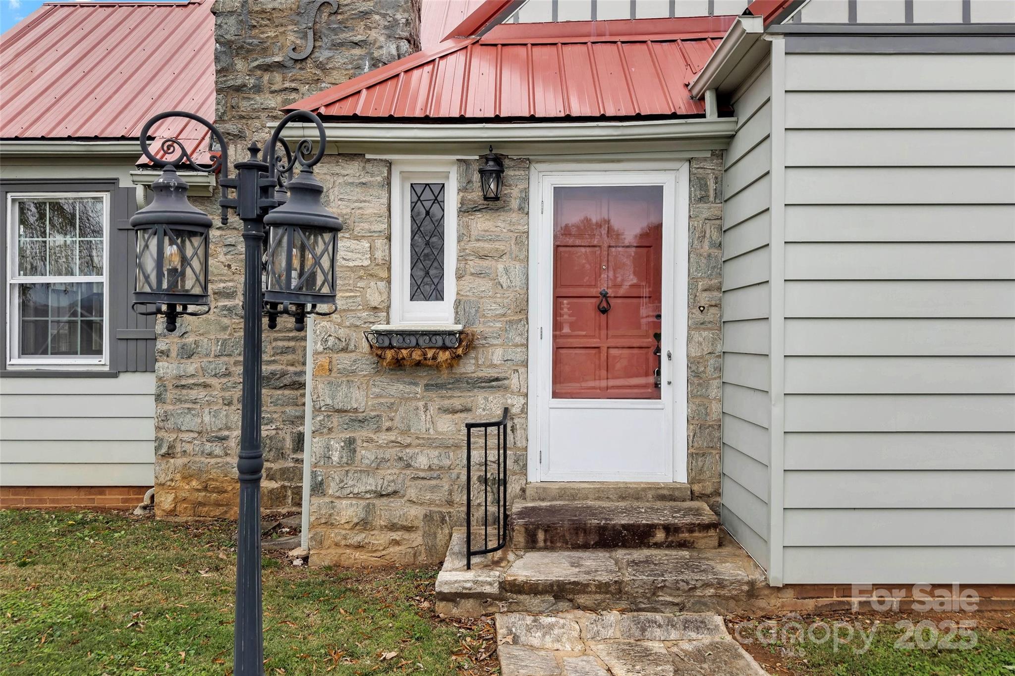 141 N Madison Street