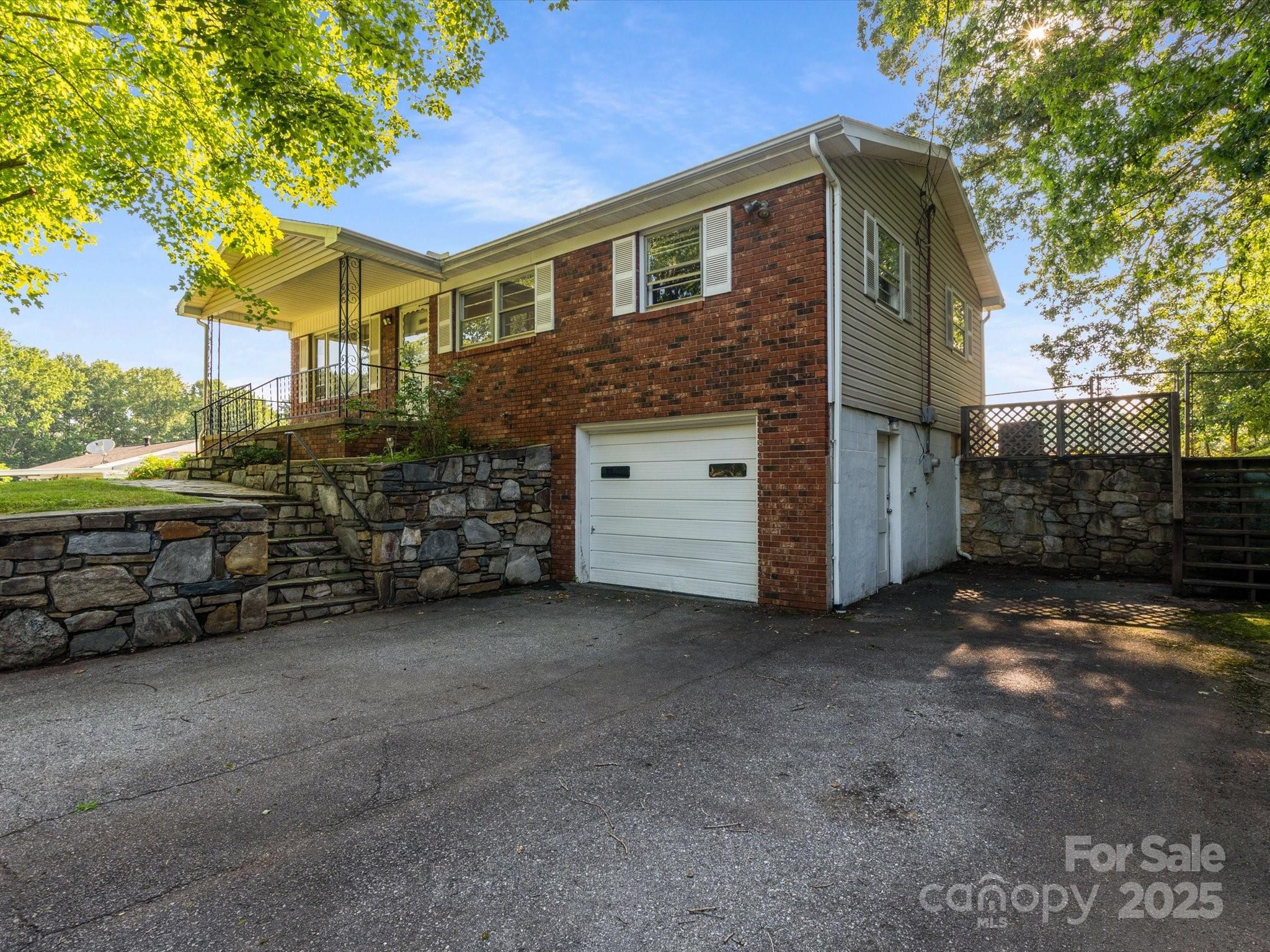 21 Cedar Hill Circle