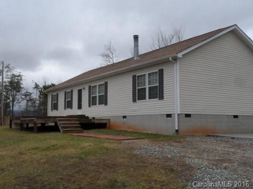 Spectacular mountain views from this newer 3BR/2BA modular home. This home offers top of the mountain privacy yet is close to I-26 and downtown Mars Hill.