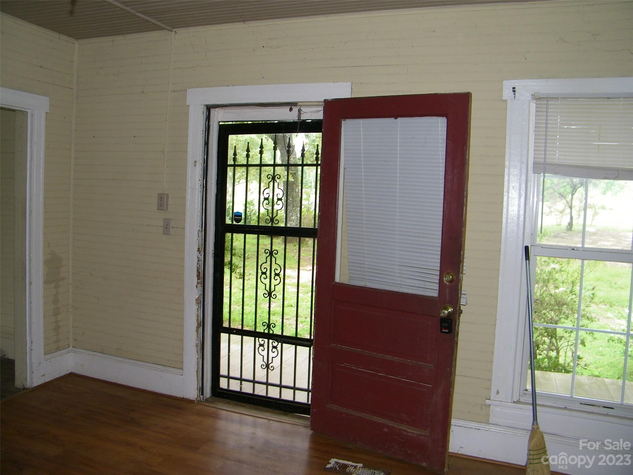 Twelve Oaks - Residential