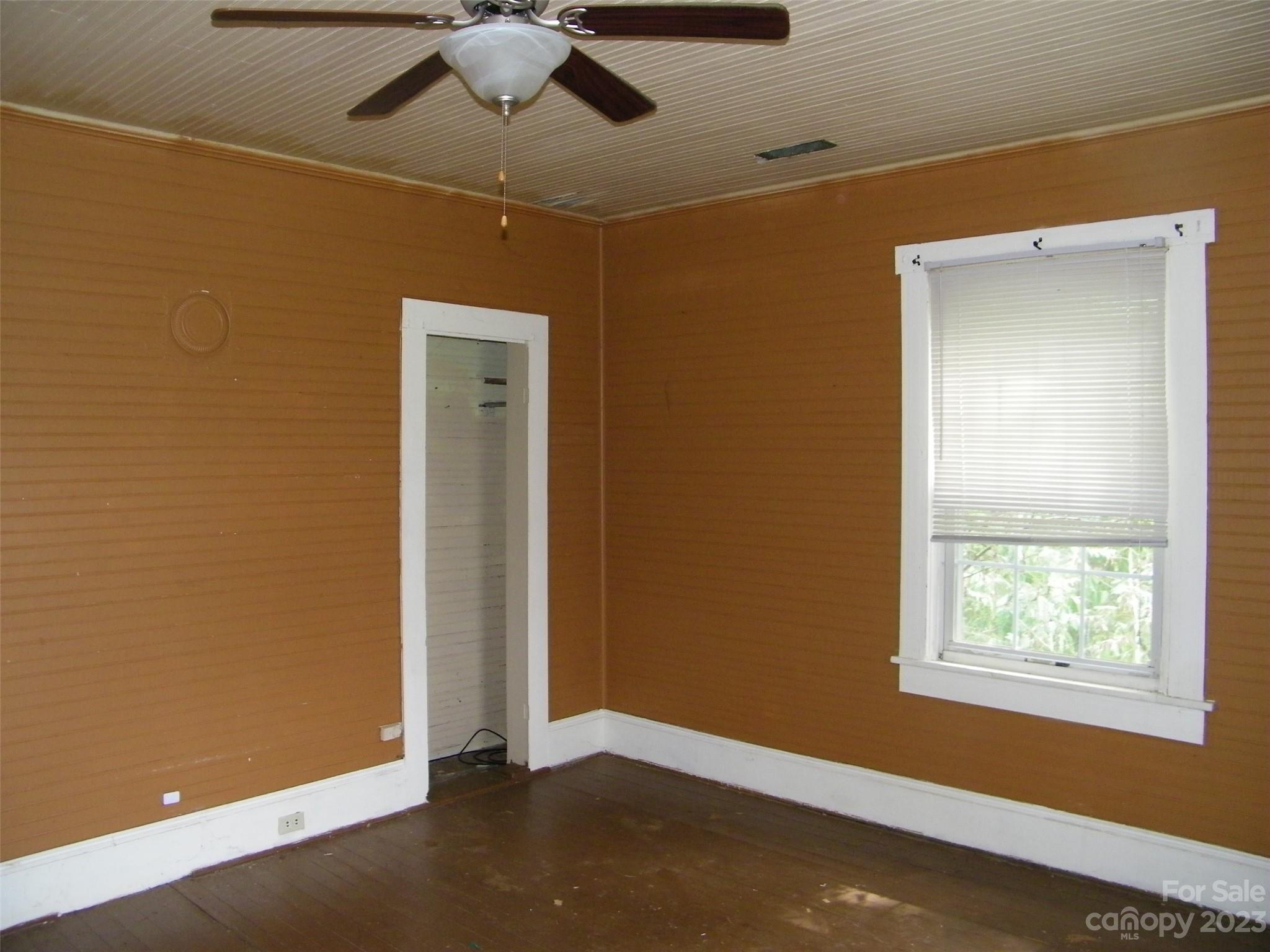 Twelve Oaks - Residential