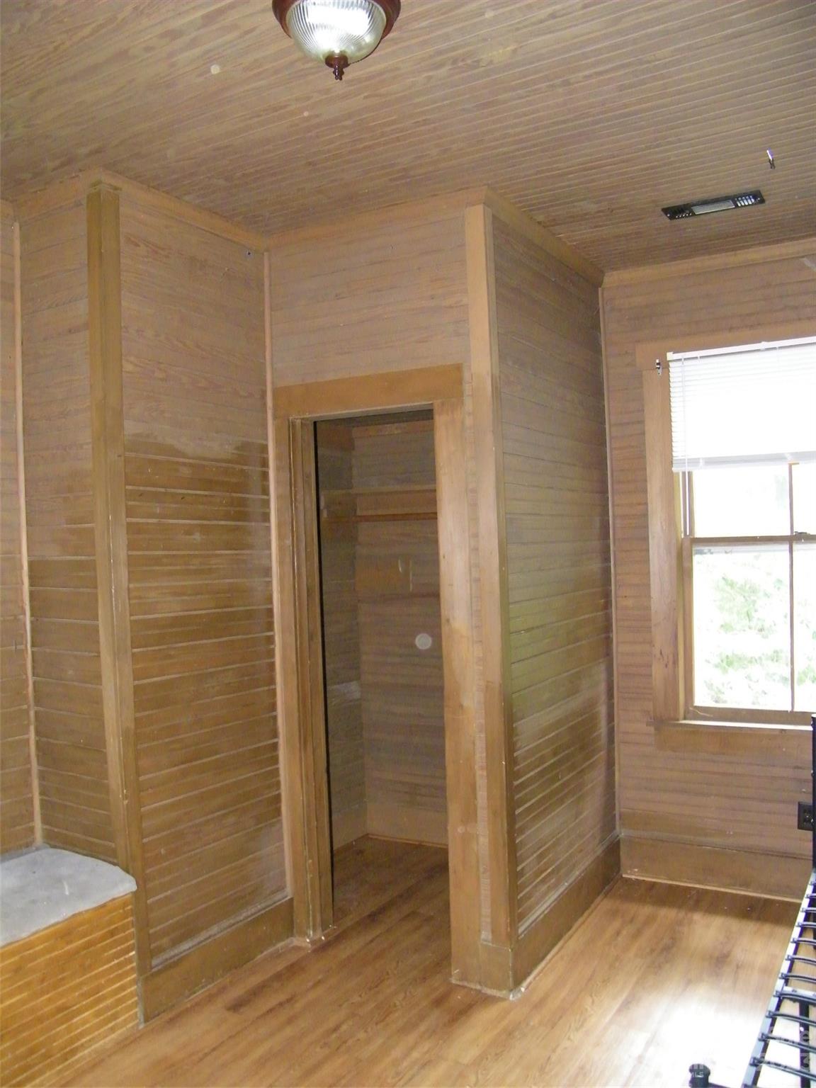 Twelve Oaks - Residential