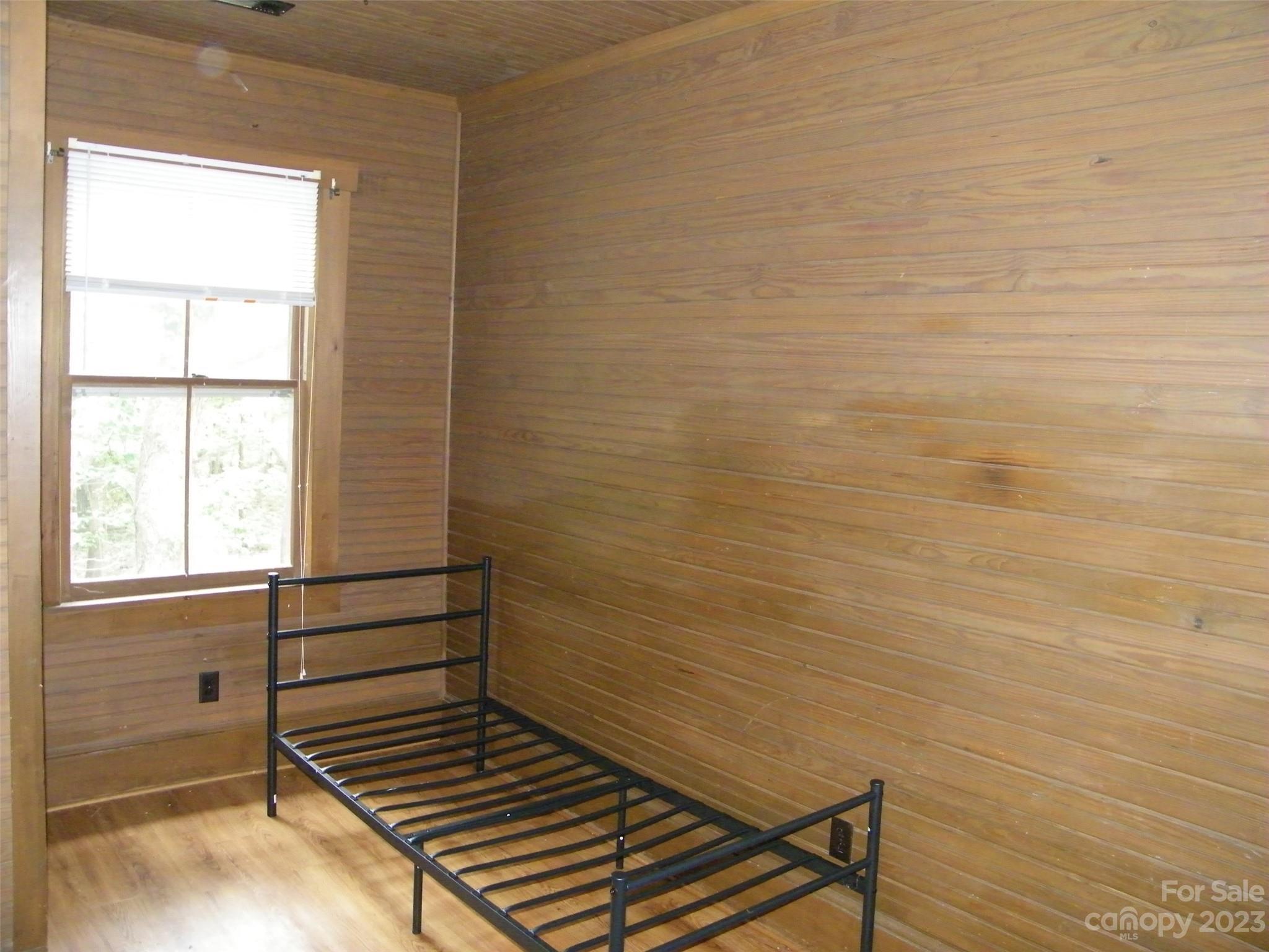 Twelve Oaks - Residential