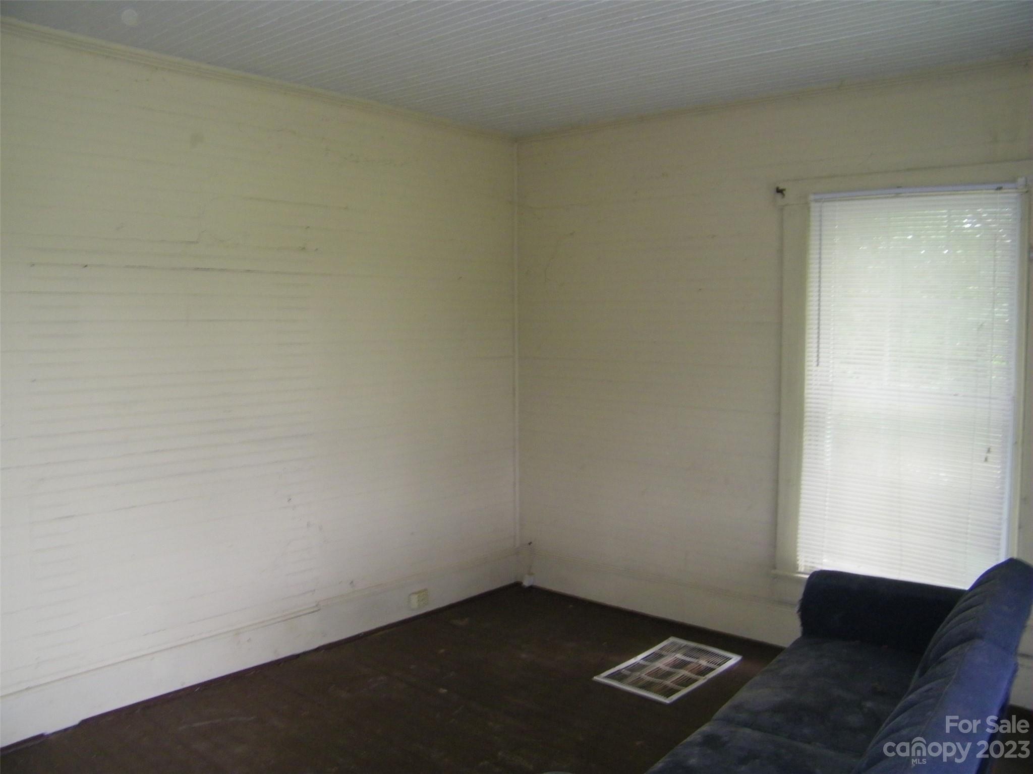 Twelve Oaks - Residential