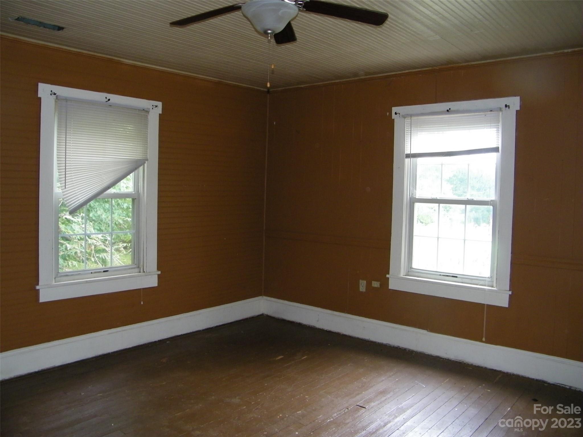 Twelve Oaks - Residential