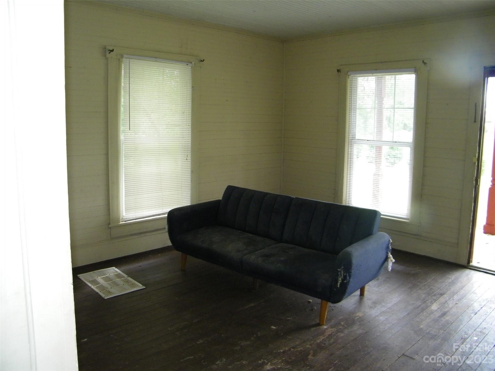 Twelve Oaks - Residential