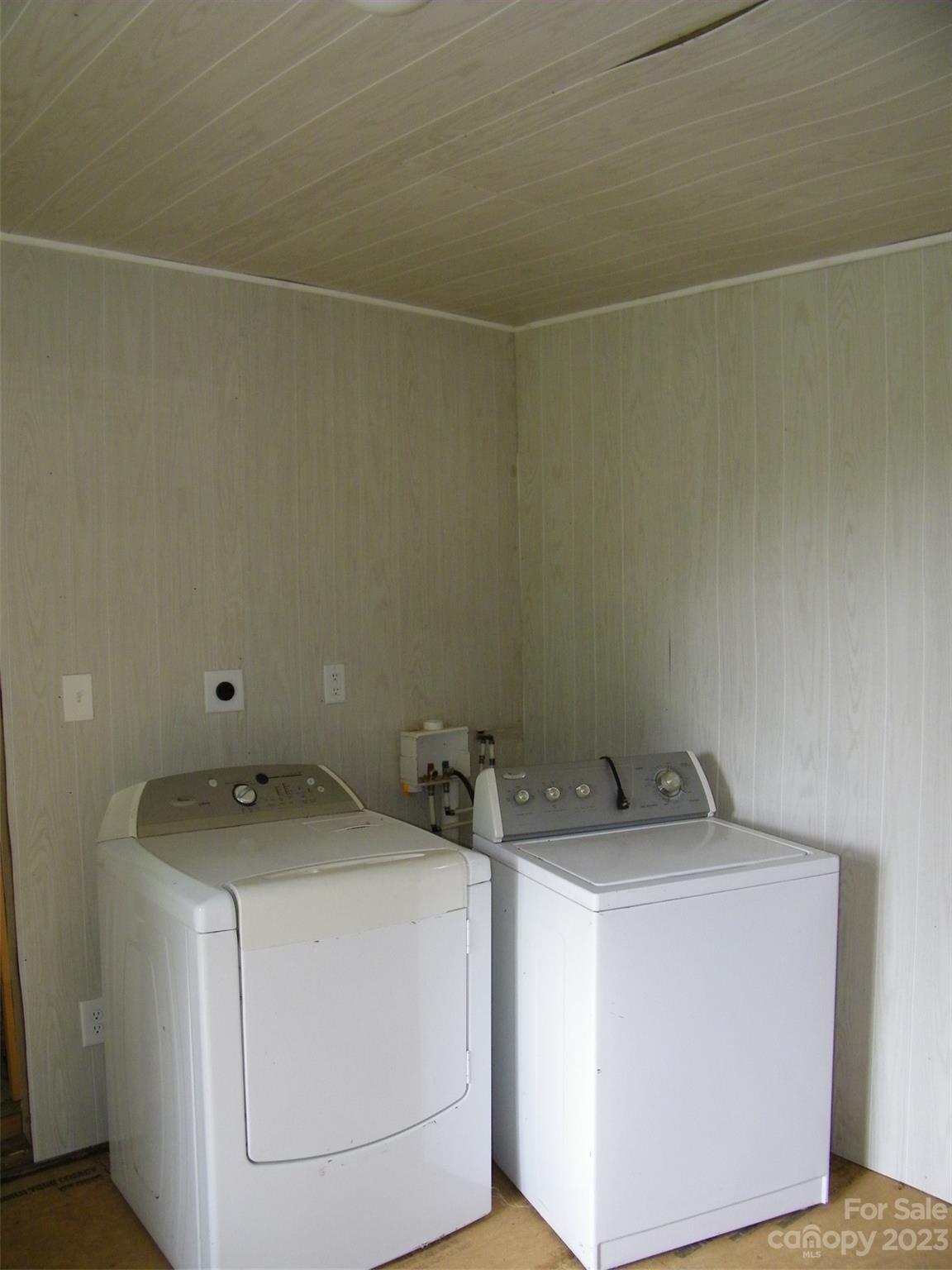 Twelve Oaks - Residential