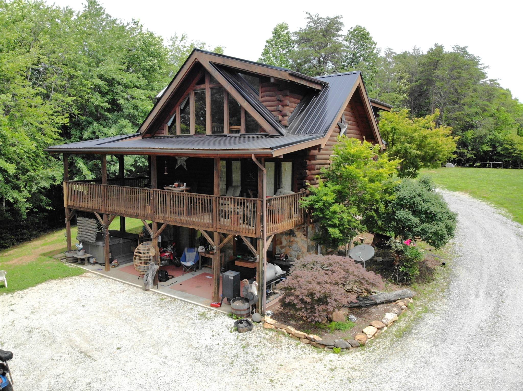 460 Cascades Parkway