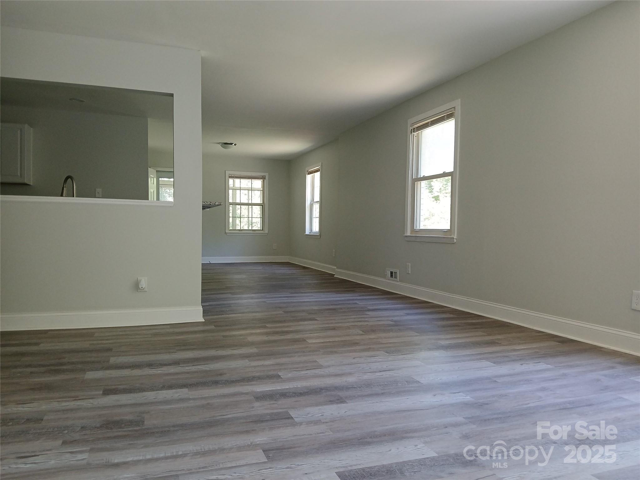2822 Royston Road