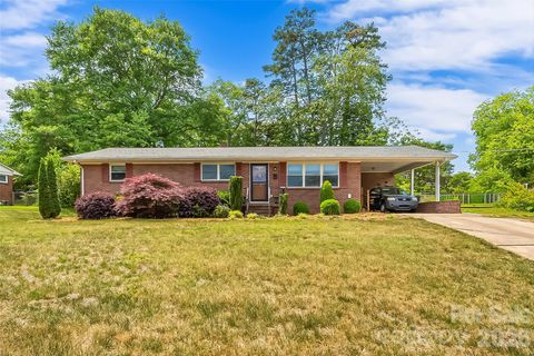 Photo of 1573 11th Street NW, Hickory, NC 28601 (MLS # 4376543)