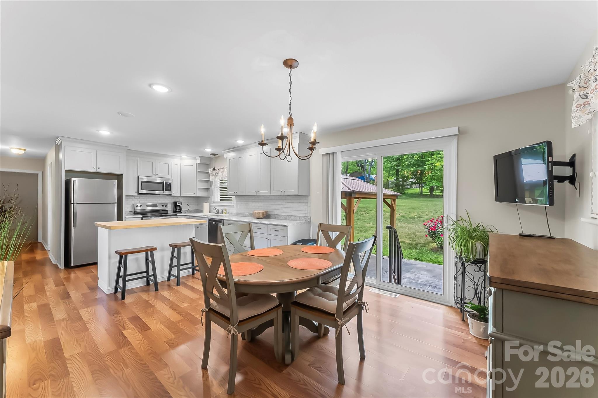 1573 11th Street NW
