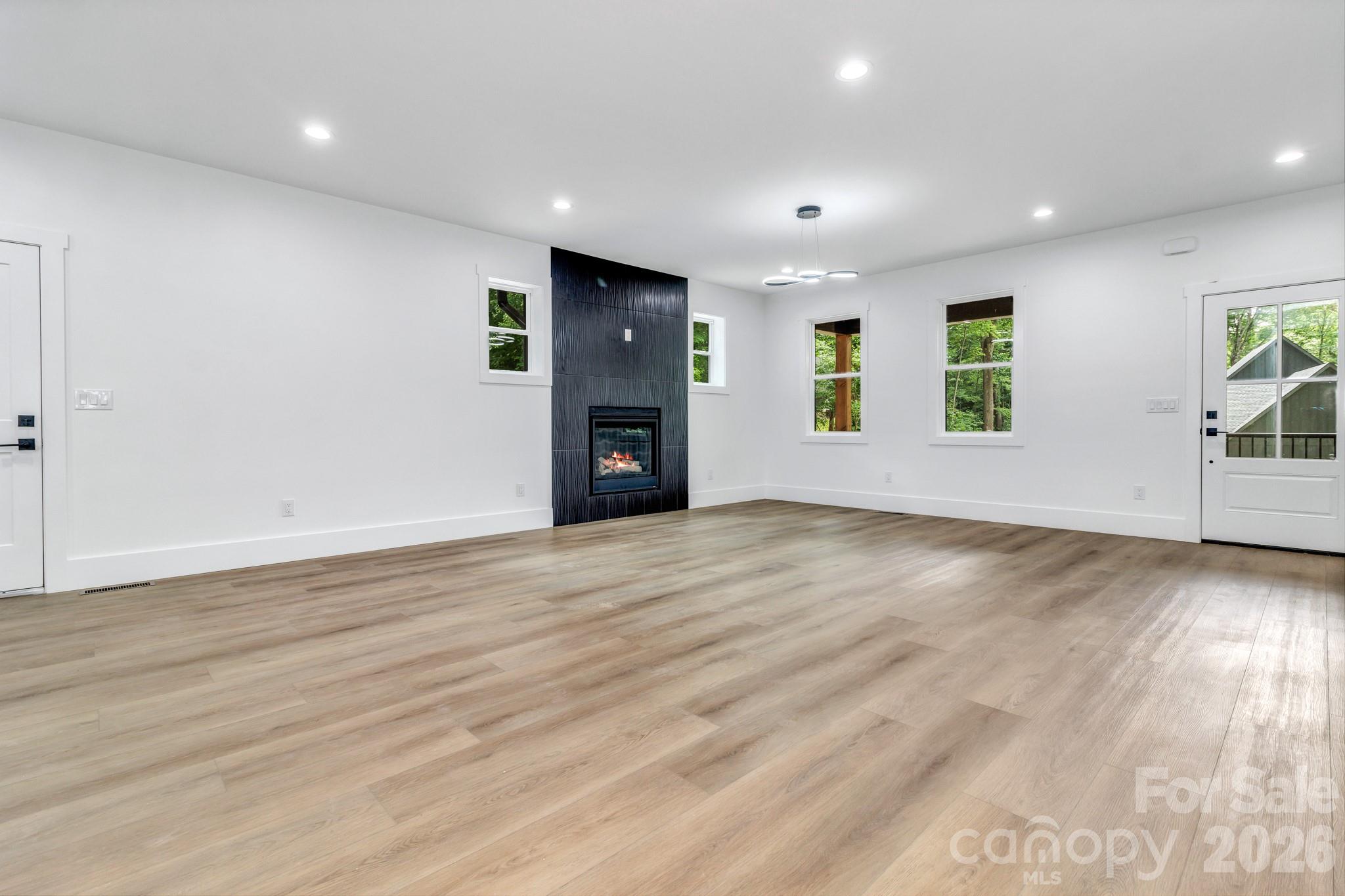 80 Goldenwood Lane