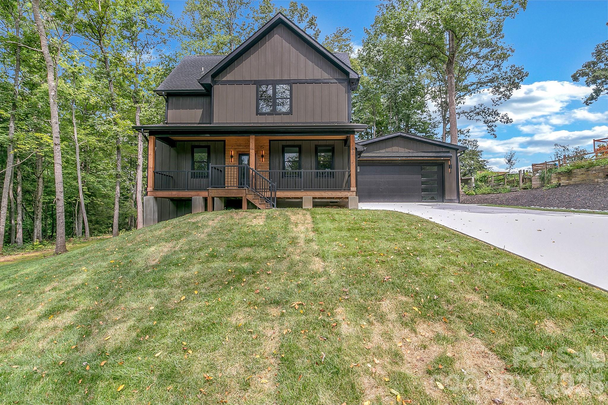 80 Goldenwood Lane