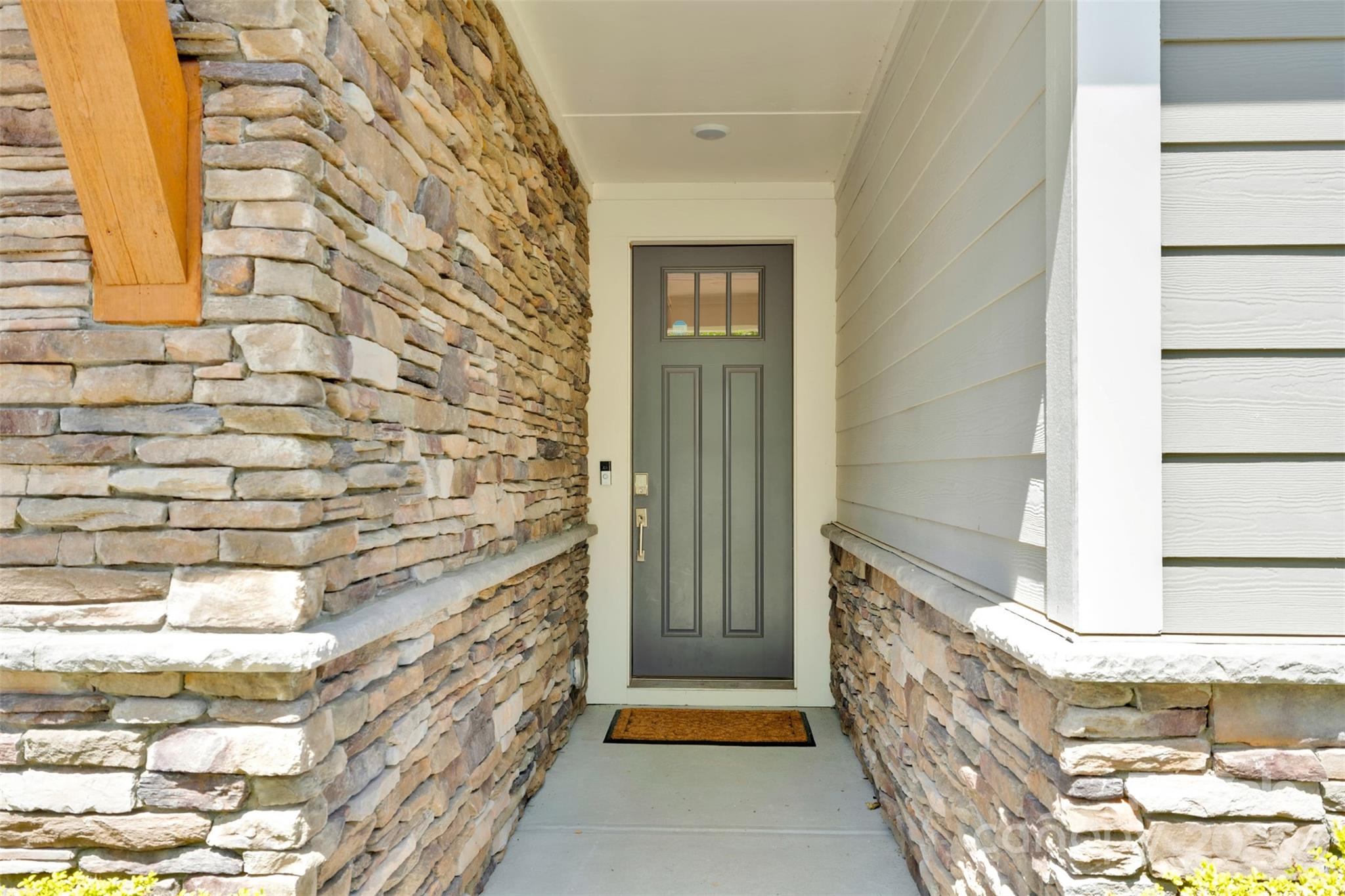 5052 Lesleewood Court