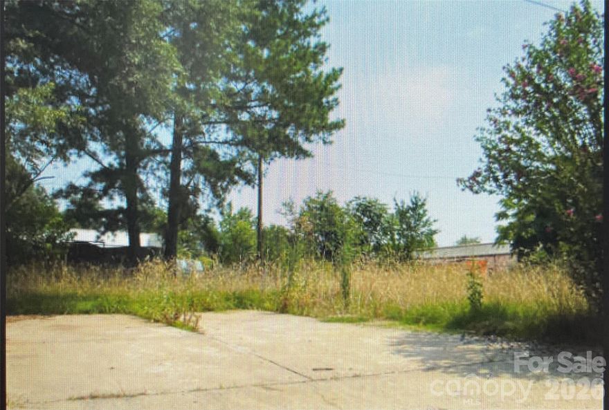 Lot for sale with access to water and sewer services provided by the City of Gastonia. This parcel is being subdivided from the property located at 930 Glenview Ave. A survey has been completed and is currently pending approval and recording with the city. The lot is identified as “Tract 2” on the survey and measures approximately 52 feet of frontage by 60 feet in depth. The lot is intended for the construction of a single-family dwelling.
Agent is related to the owner.