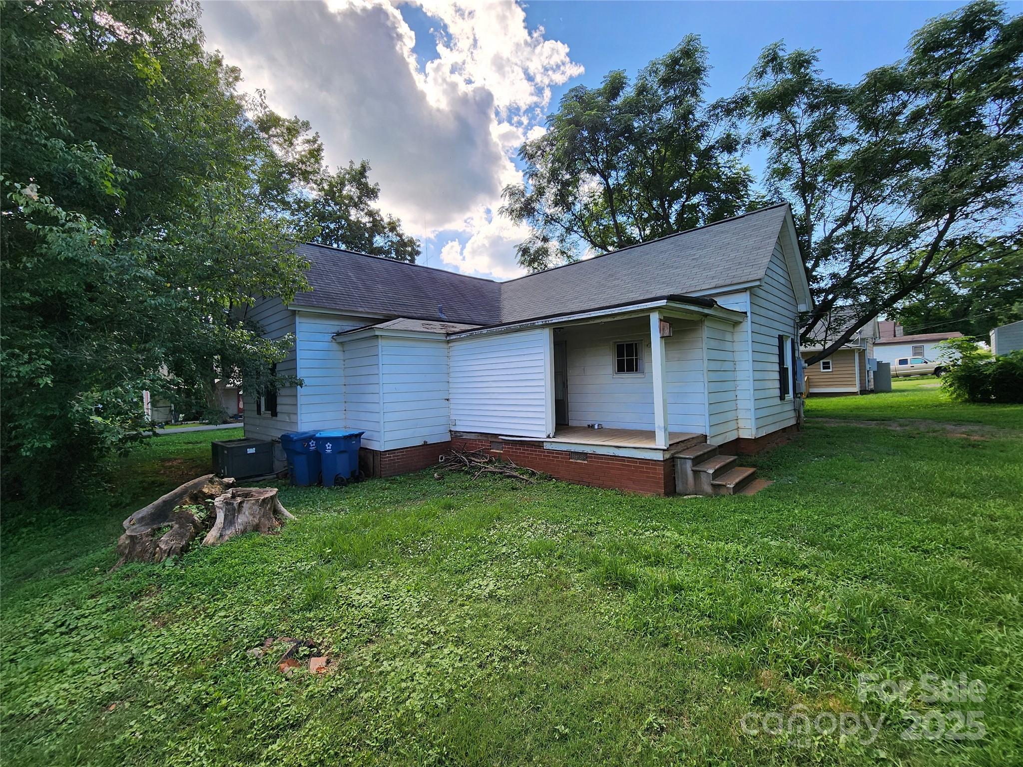 125 S Davie Street