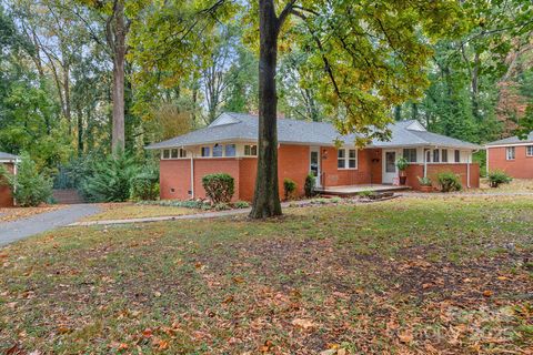 Photo of 3132 Marlborough Road, Charlotte, NC 28208 (MLS # 4318197)