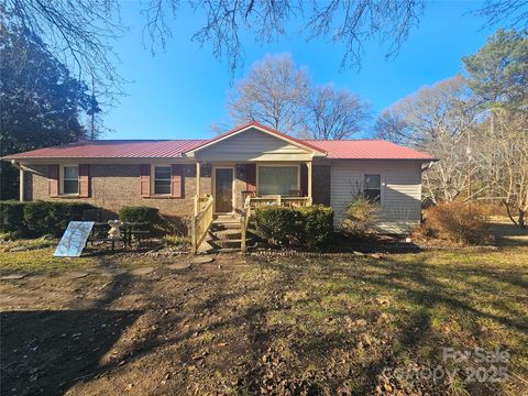 Photo of 3406 West End Road, Carlisle, SC 29031 (MLS # 4331317)