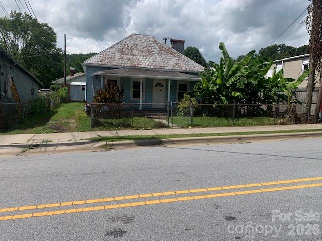 28 W CHESTNUT Street