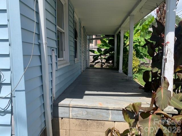 28 W CHESTNUT Street