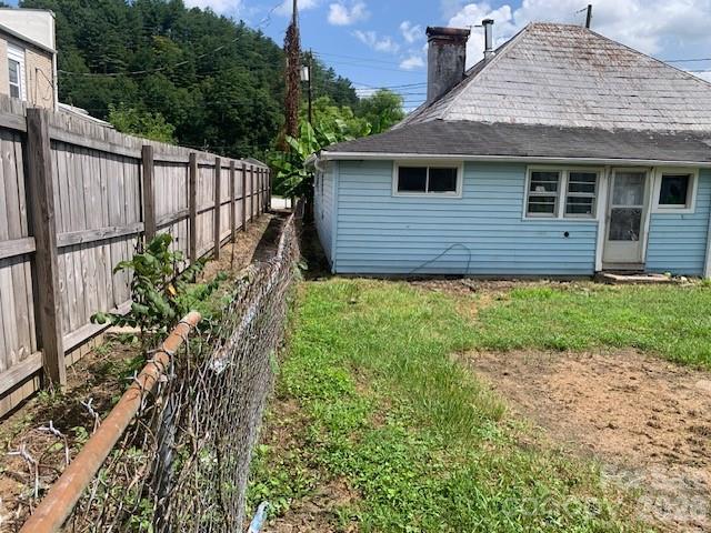 28 W CHESTNUT Street