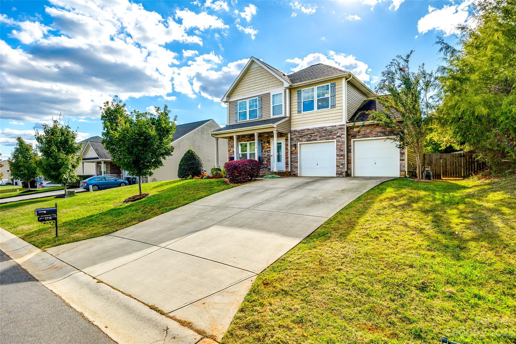 Ellis Pond - Residential