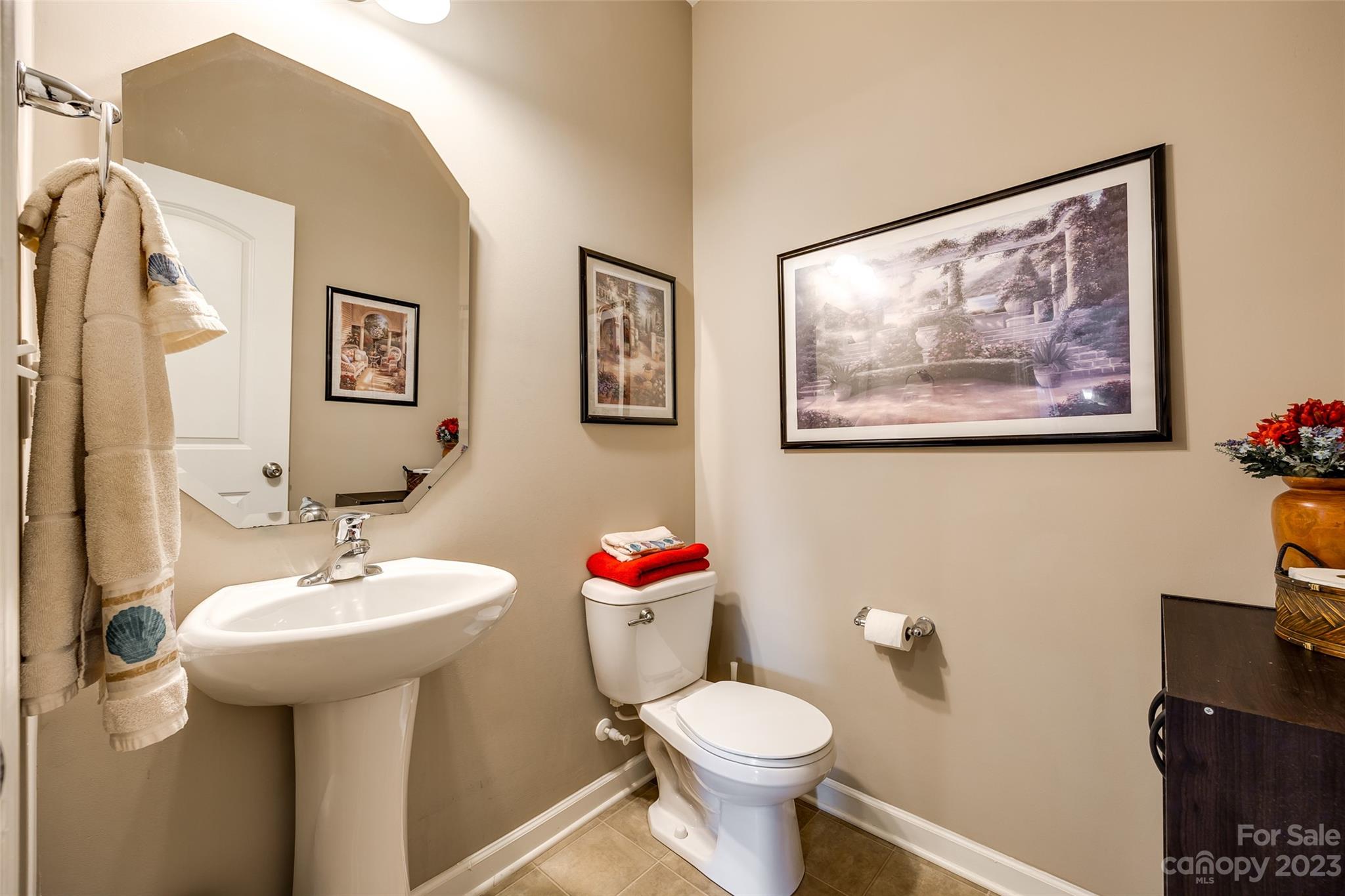 Ellis Pond - Residential