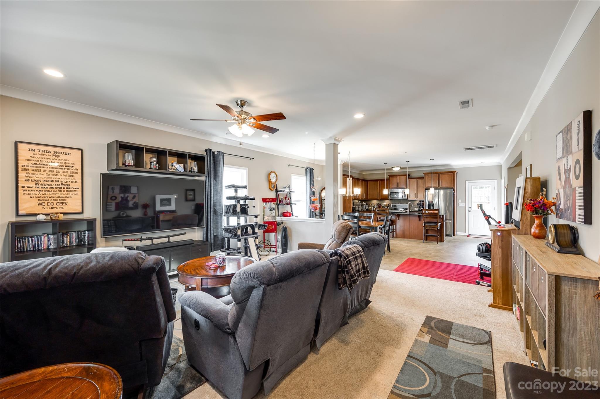 Ellis Pond - Residential