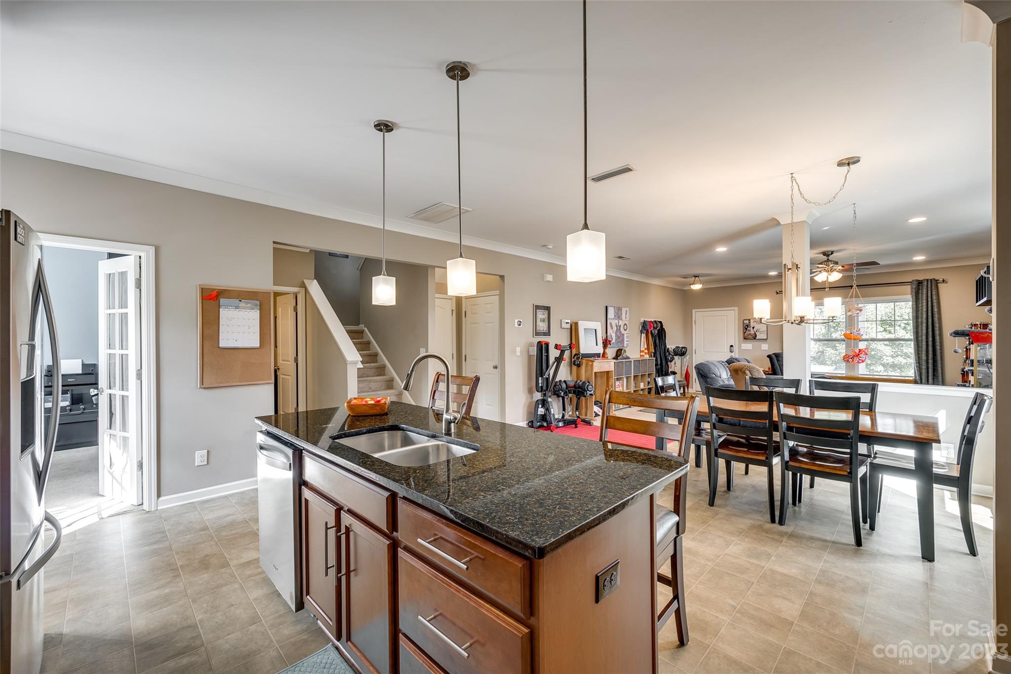 Ellis Pond - Residential