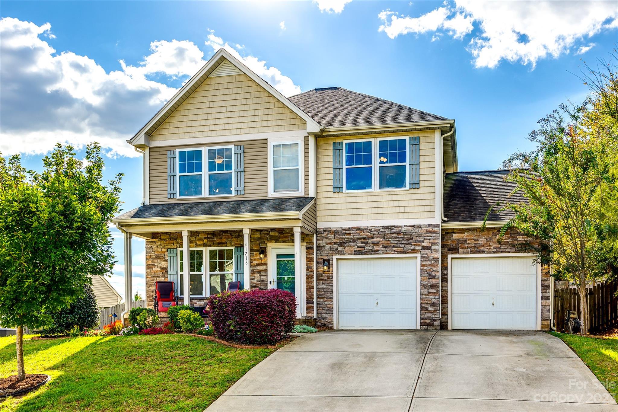 Ellis Pond - Residential