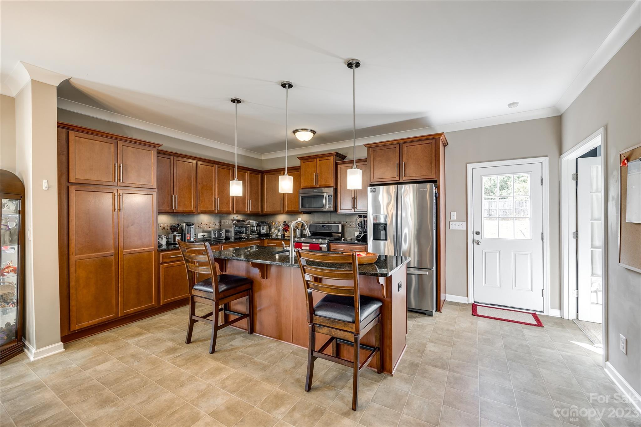 Ellis Pond - Residential