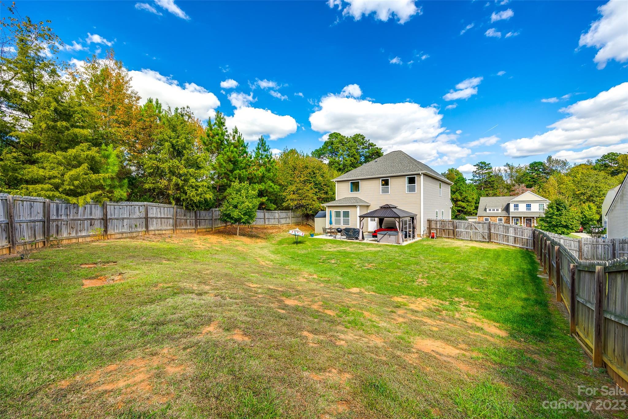 Ellis Pond - Residential