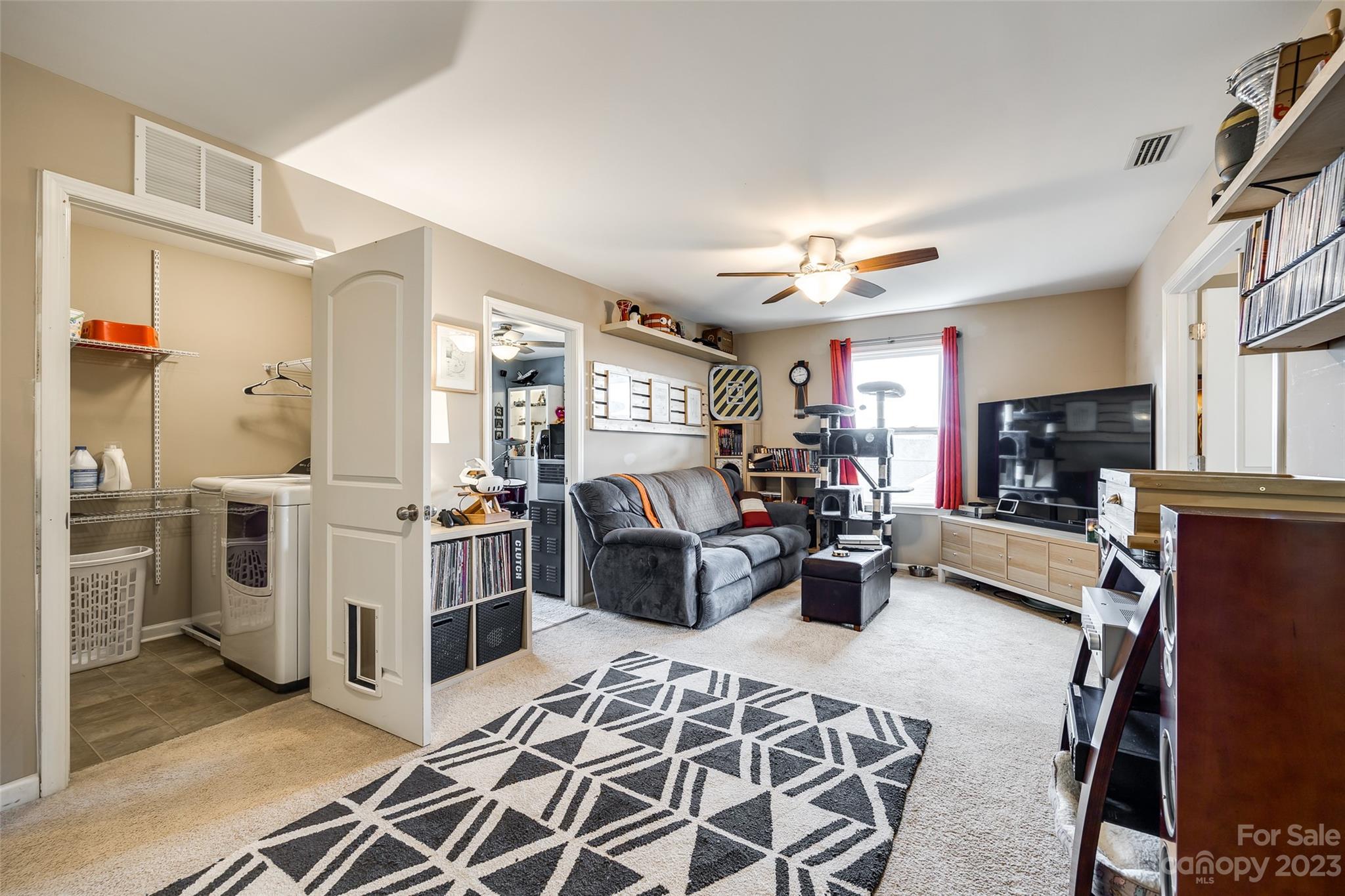 Ellis Pond - Residential