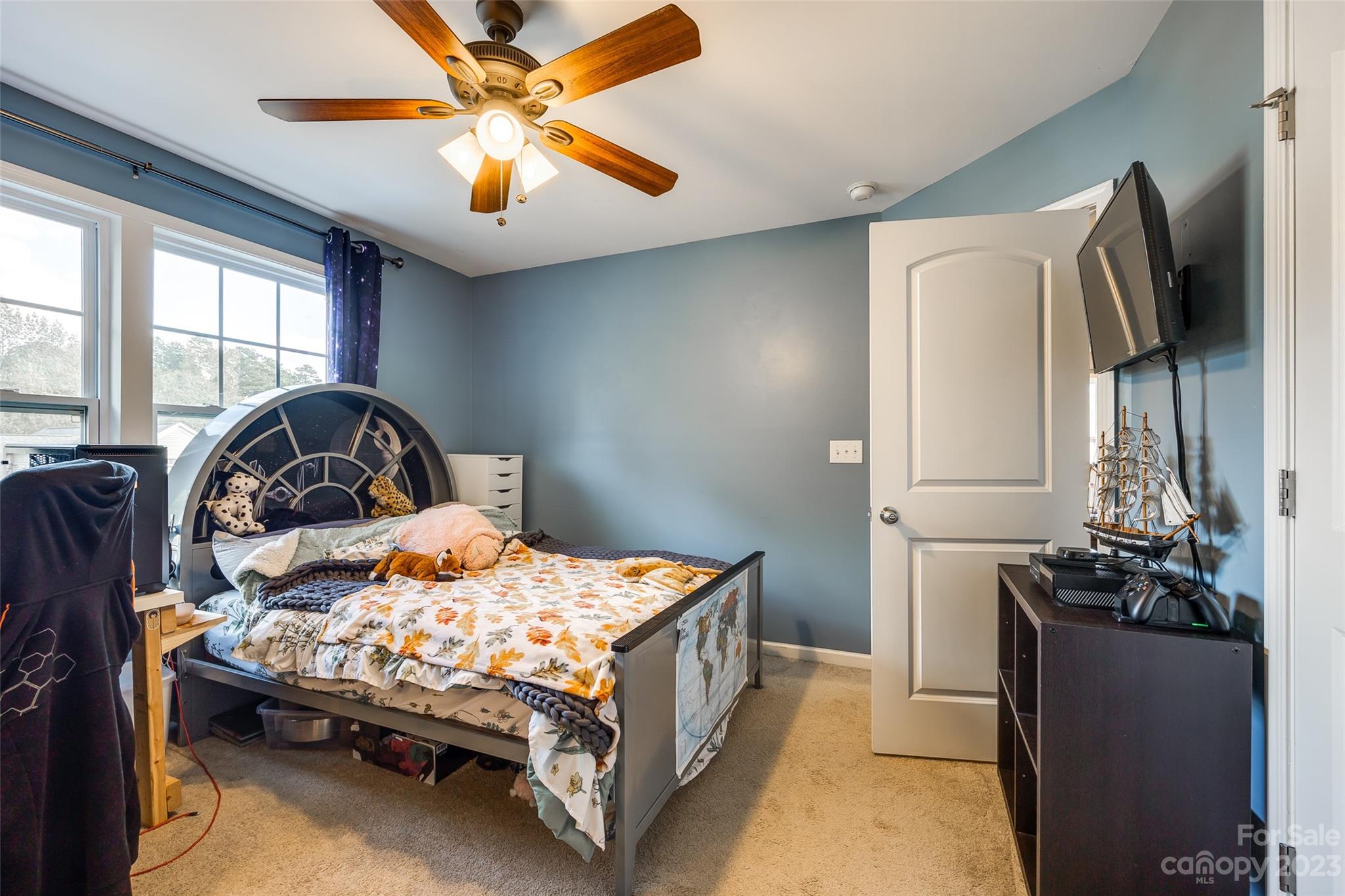 Ellis Pond - Residential