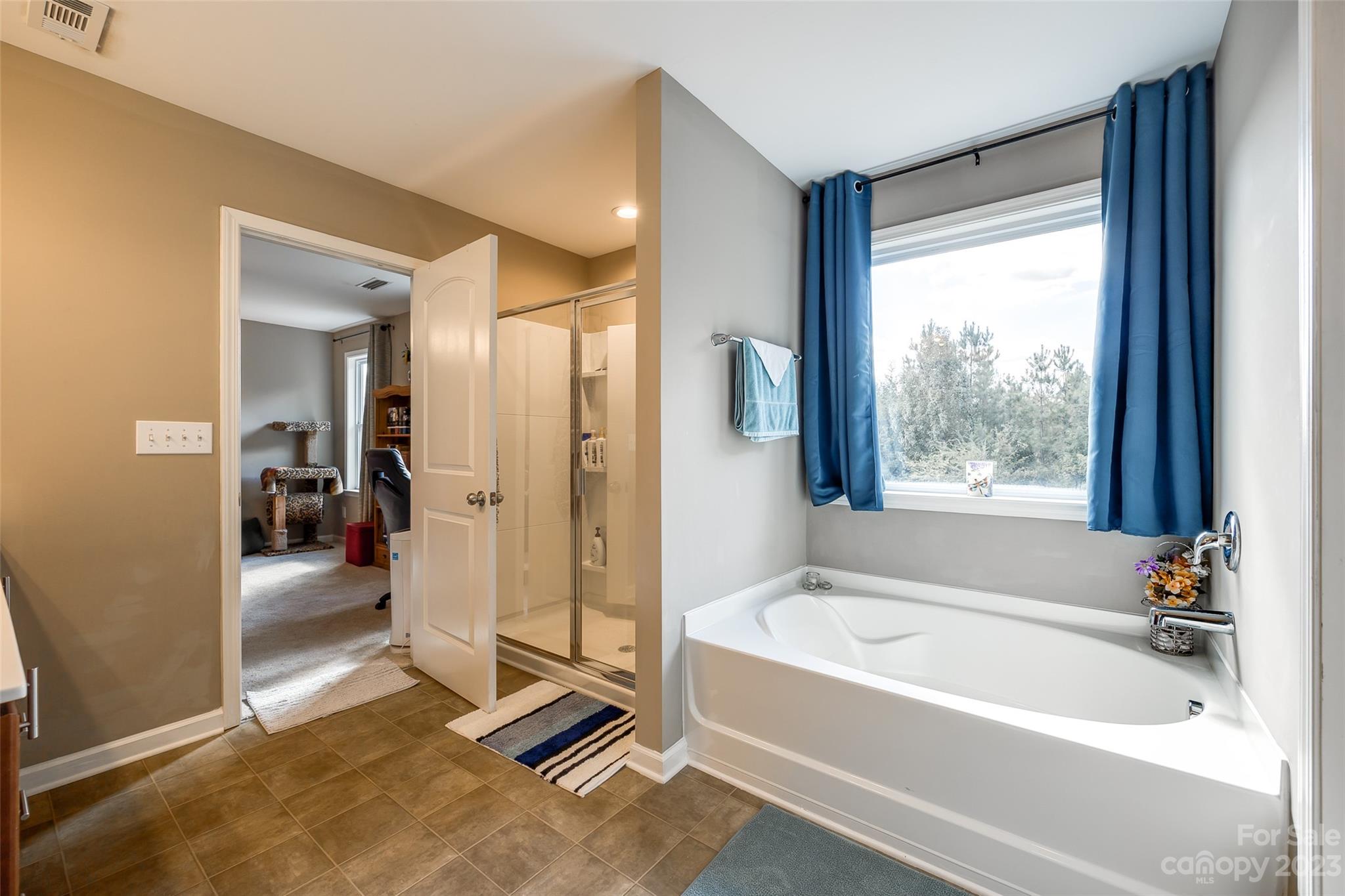 Ellis Pond - Residential