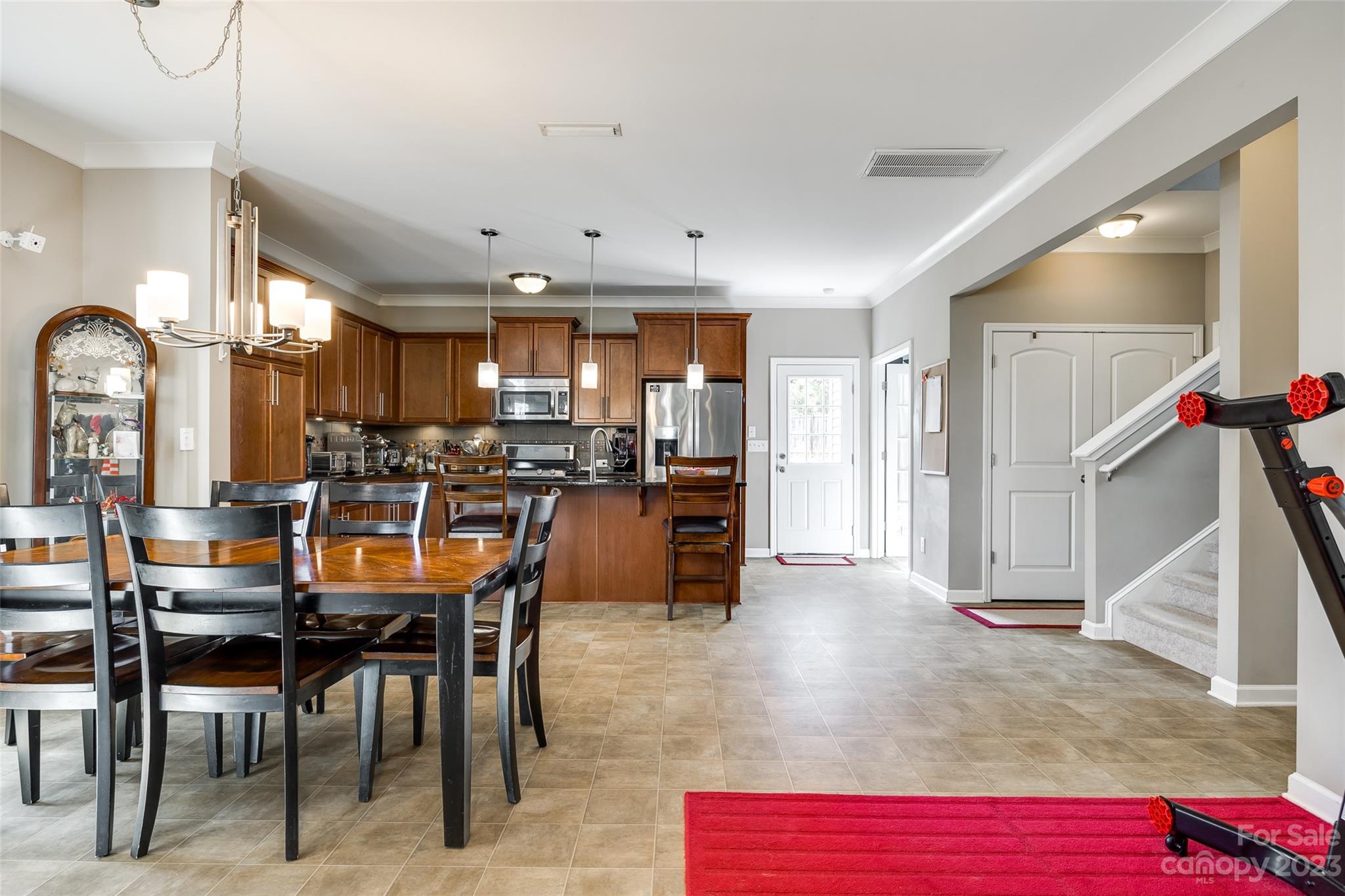 Ellis Pond - Residential