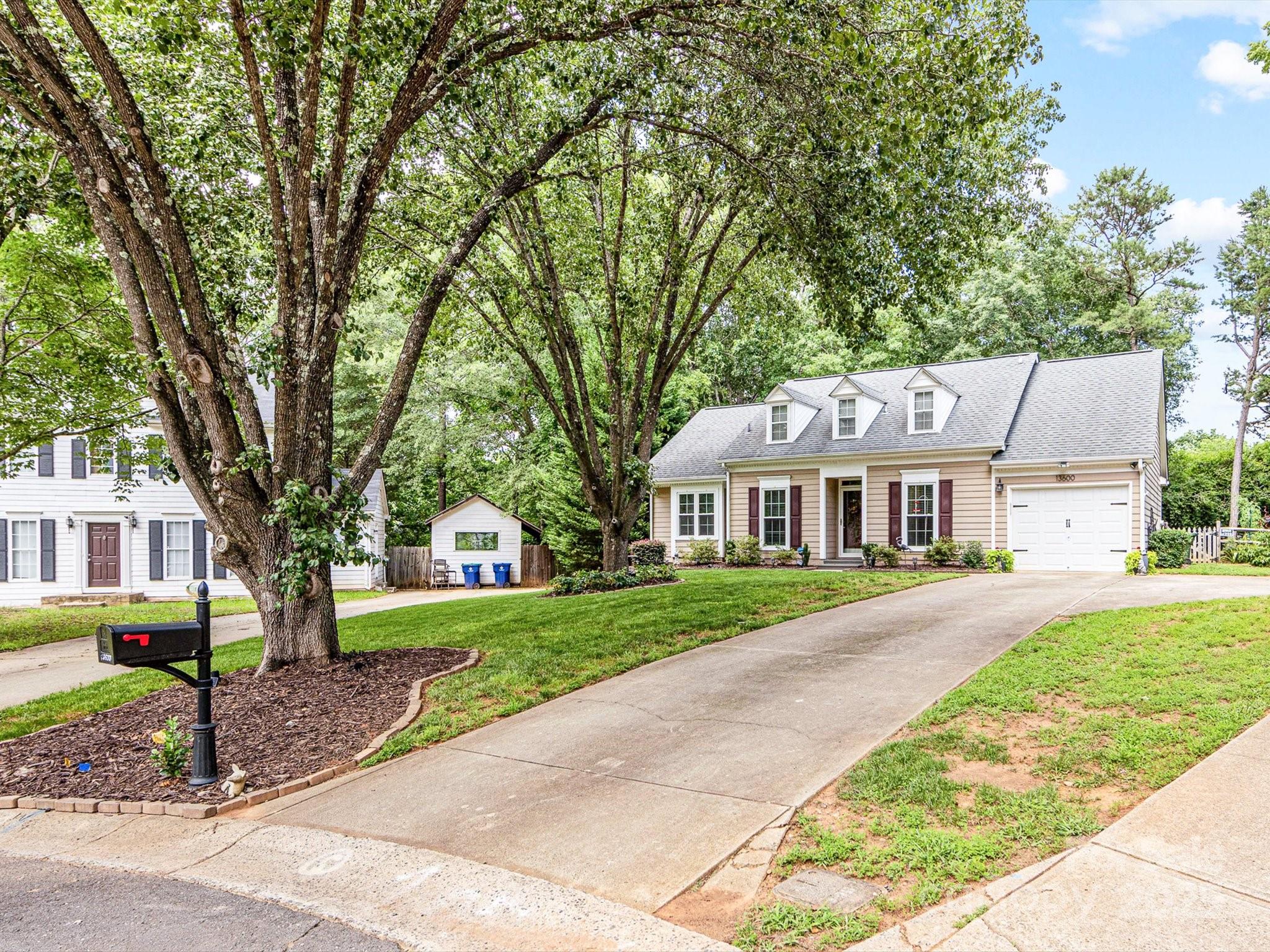 13600 Seastone Lane