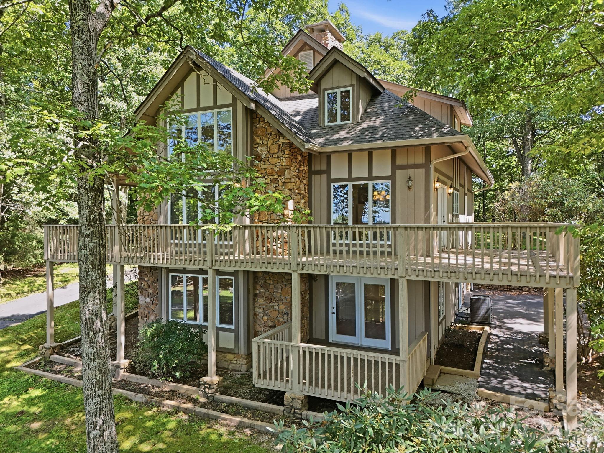 765 Oak Ridge Drive